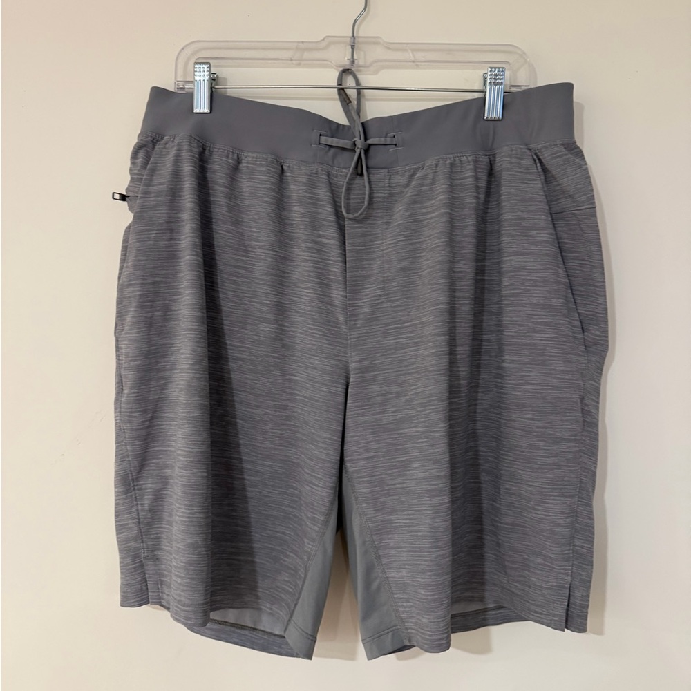 Lululemon athletica Men's Gray Performance Drawstring Shorts size XL